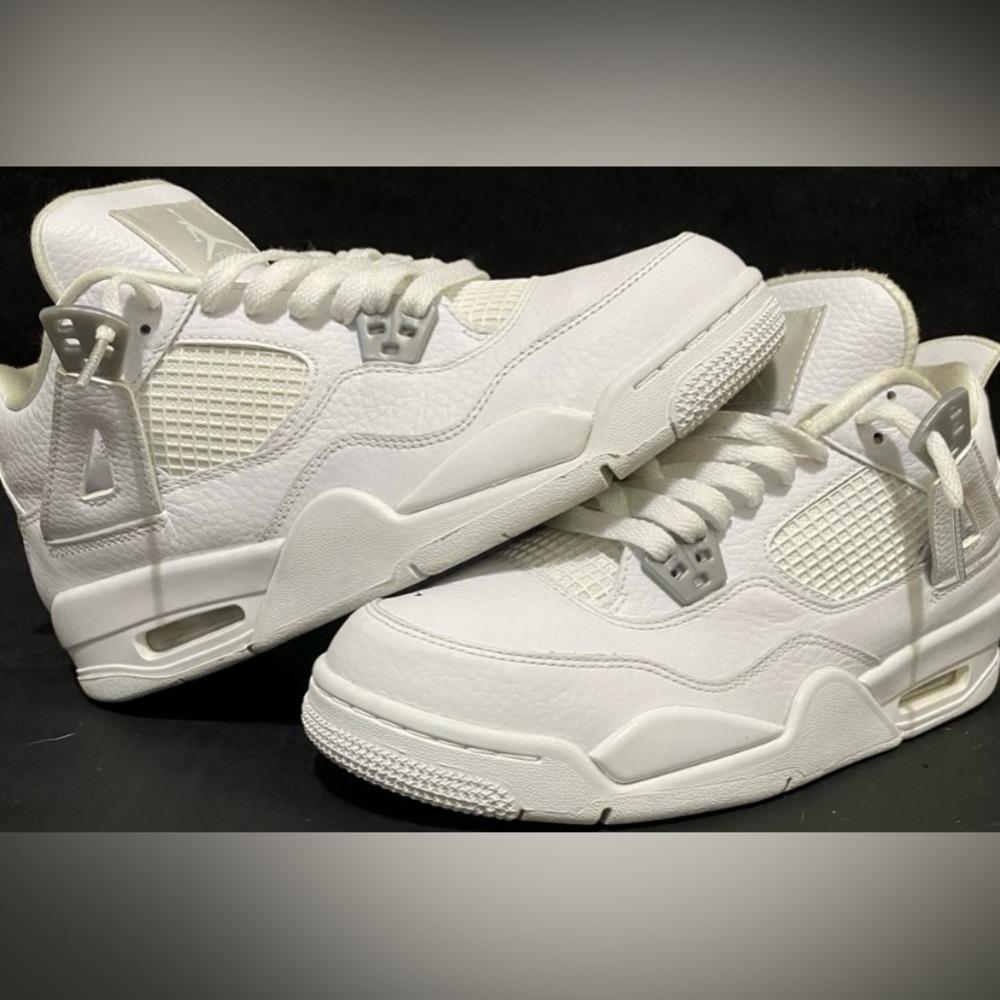 Jordan 4s